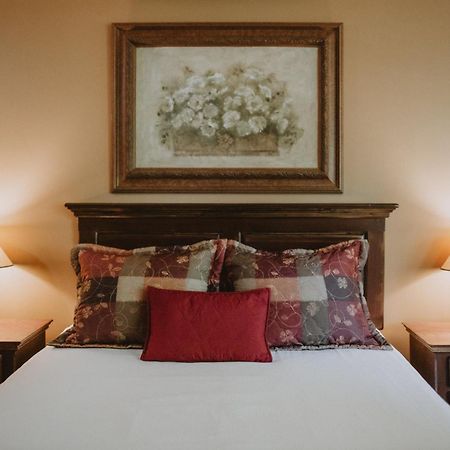 סנט היפולייט Auberge Du Lac Morency מראה חיצוני תמונה