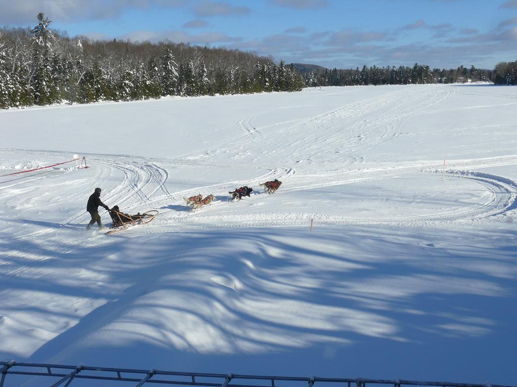 סנט היפולייט Auberge Du Lac Morency מראה חיצוני תמונה